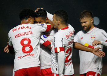 Bragantino goleia Oriente Petrolero e lidera na Copa Sul-Americana