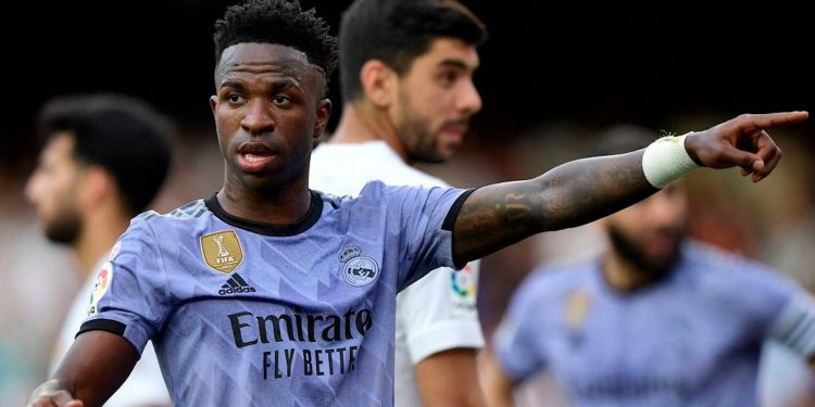 Parlamentar defende retomada de análise de PL que pune racismo em estádios