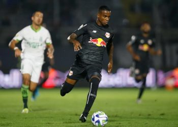 Caixinha mexe mal e tira vitória do Bragantino diante do fraco América-MG