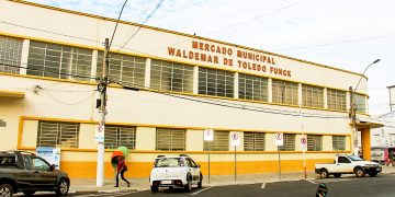 Duas empresas disputam concessão do Mercadão Municipal