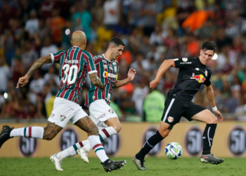 Setor defensivo erra muito e Bragantino perde para o Fluminense