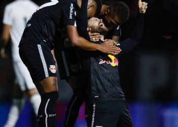 Bragantino faz o dever de casa e derrota o Goiás por 2 x 0