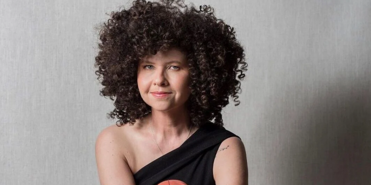 Festival de Inverno começa com show de Roberta Campos