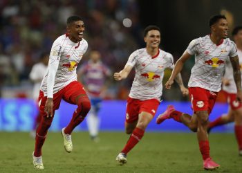 Bragantino não dá chances ao Fortaleza e vence por 3 x 0