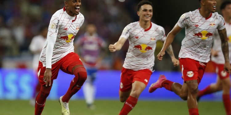 Bragantino não dá chances ao Fortaleza e vence por 3 x 0