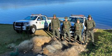 Polícia Militar Ambiental de Atibaia flagra pesca irregular na represa em Joanópolis