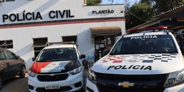 Ladrão armado rende vítima e rouba carro no Lago do Taboão