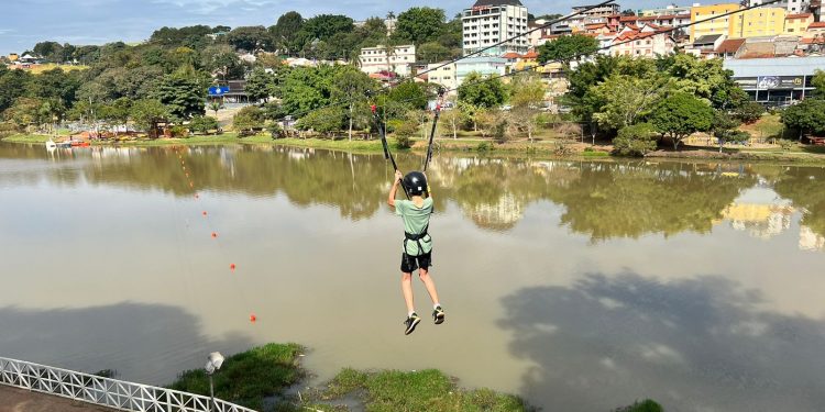 Tirolesa do Lago do Taboão volta a operar