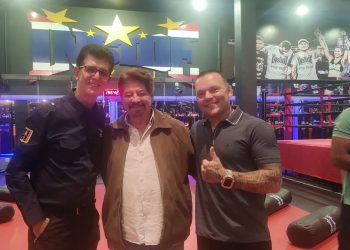 Munil Adriano reinaugura sede da Academia Inside