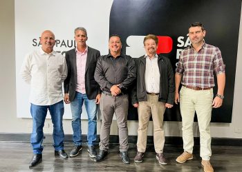 COM GOVERNADOR TARCISIO:  Prefeito participou da reunião que discutiu  privatização da Sabesp