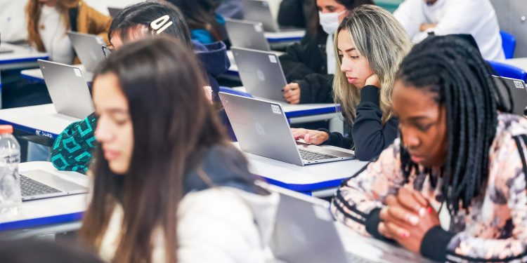 Ensino Médio 2024:  Alunos da rede estadual devem optar por itinerário formativo até 15 de setembro 