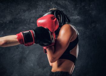 SEMJEL abre vagas para aulas de Muay Thai para mulheres