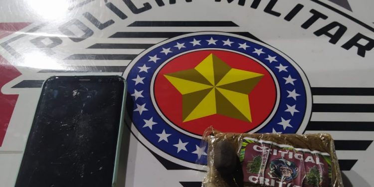 Jovem é detido com haxixe em Vargem