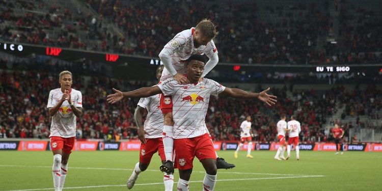 Bragantino volta de Curitiba com um empate e vice-liderança