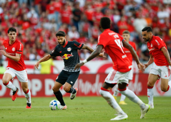 Queda no Sul : Nova derrota afasta o Bragantino da briga pelo título