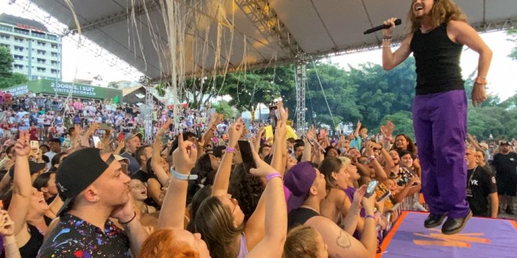 Vitor Kley abre Bragança Verão Fest na Arena do Lago do Taboão