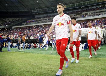 Equipe do Bragantino se apresenta para início da temporada