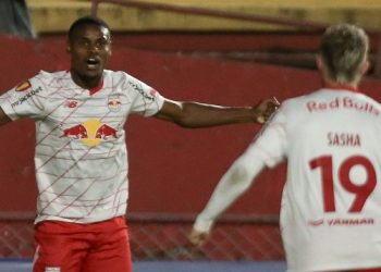 Bragantino derrota a Portuguesa e lidera o Paulistão   