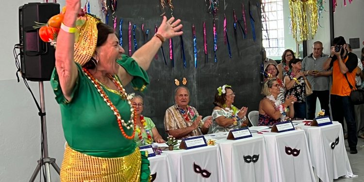 Baile e Concurso Fantasia da Melhor Idade começam sexta-feira