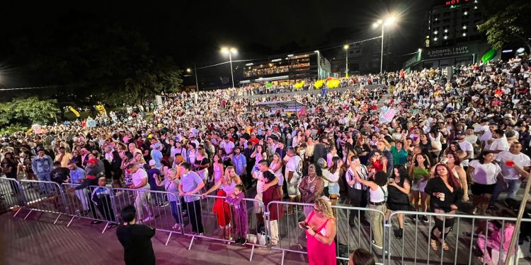 Réveillon no Taboão reuniu centenas de pessoas