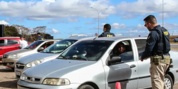 PRF realiza ações de segurança em rodovias durante Carnaval