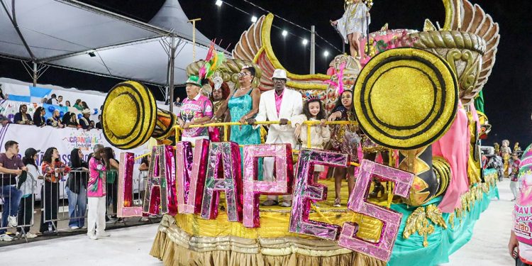 Lavapés, Dragão e Vila desfilam amanhã no Posto de Monta