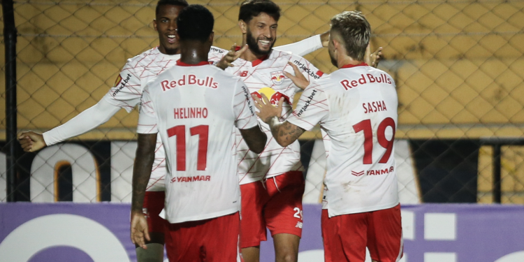 Bragantino derrota o Novorizontino e se firma na liderança