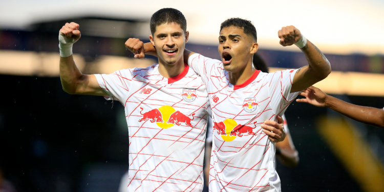 Bragantino II goleia e permanece no G8 do Paulista Série A3