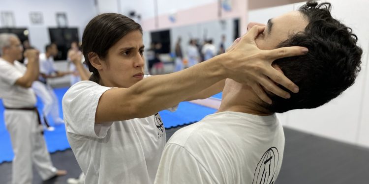 Federação Sul Americana de Krav Maga oferece treino gratuito às mulheres