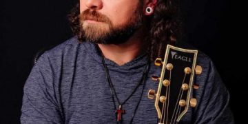 Feira Noturna terá show com o cantor Paulo Garciia nesta quinta-feira