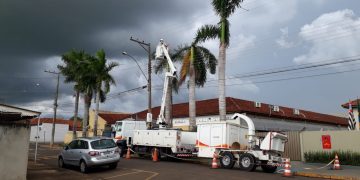 Com previsão de chuvas fortes Energisa orienta população sobre riscos elétricos