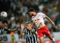 Zagueiros erram muito e Bragantino é derrotado pelo Botafogo na Libertadores