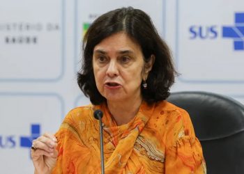 SUS muda estratégia e adota dose única contra HPV