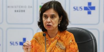 SUS muda estratégia e adota dose única contra HPV