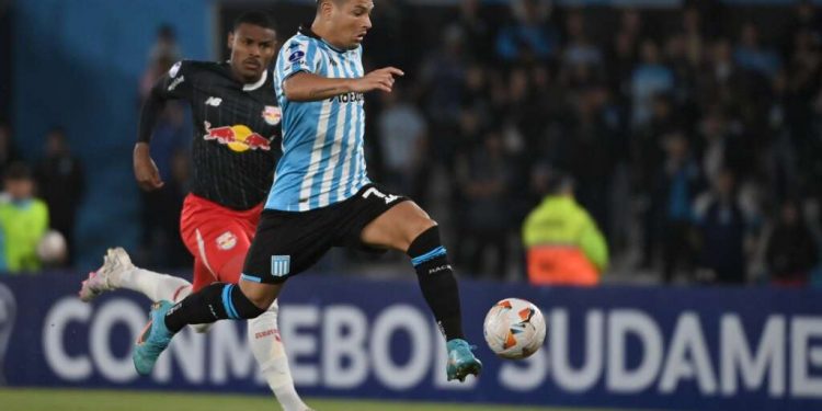 Racing atropela o Bragantino na Sul-Americana: 3 x 0