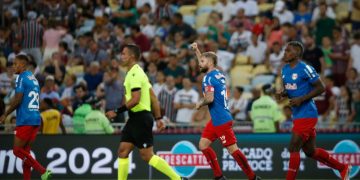 No Rio de Janeiro, Bragantino empata na abertura do Campeonato Brasileiro