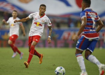 Líder, Bragantino enfrenta amanhã o Fortaleza, no Estádio Castelão