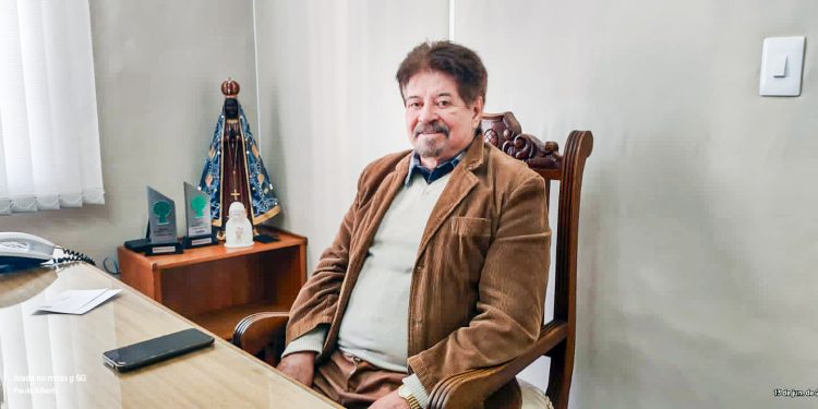 PROJETO INCORRETO: Prefeito ameniza crítica e dá assunto por encerrado