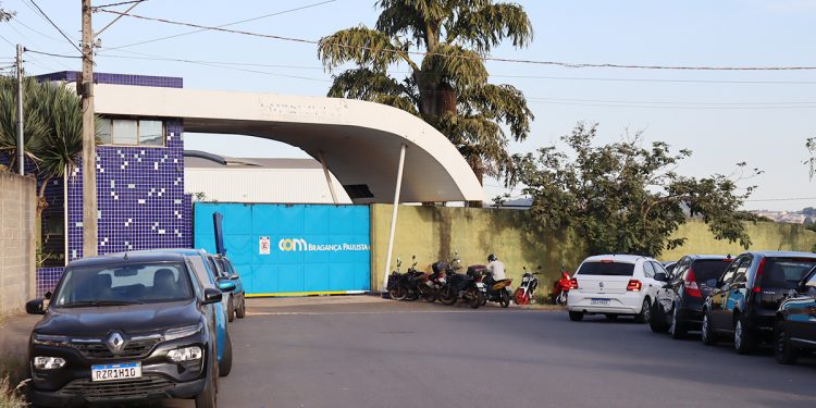 Garagem para novos ônibus será em área desapropriada