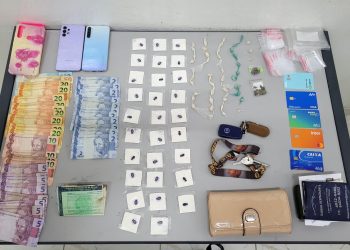 Mulher é presa por tráfico de drogas no Cruzeiro