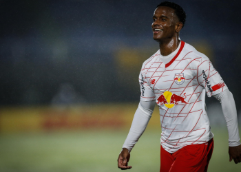 Bragantino vence, não convence e se complica na Sul-Americana