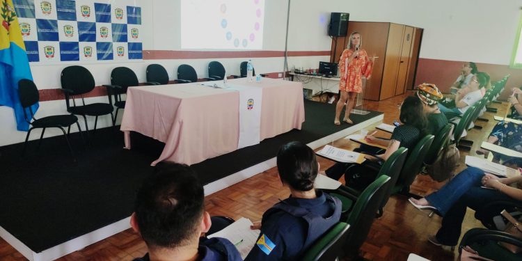 Coordenadoria de Políticas Públicas para as Mulheres constrói fluxo de atendimento