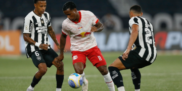 Bragantino perde do Botafogo de virada e cai na classificação