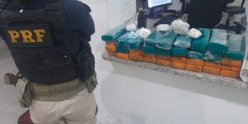 PRF prende casal com grande quantidade de drogas na Fernão Dias