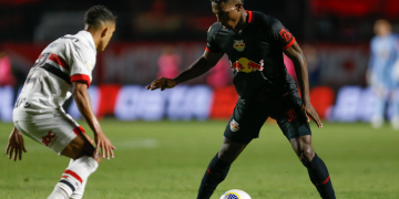 Árbitro ‘ajuda’ e São Paulo derrota o Bragantino no Morumbis