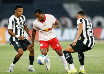 São Paulo e Bragantino se enfrentam hoje no Morumbis