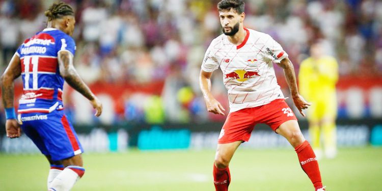 Bragantino tenta evitar crise contra o Fortaleza, hoje no Nabizão