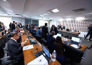 Senado aprova PEC que perdoa multas de partidos políticos