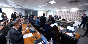 Senado aprova PEC que perdoa multas de partidos políticos