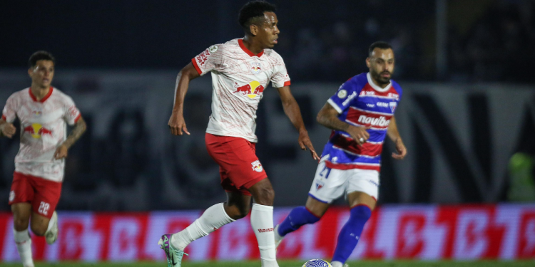 Bragantino sofre nova derrota em casa, vice-líder, Fortaleza venceu por 2 x 1